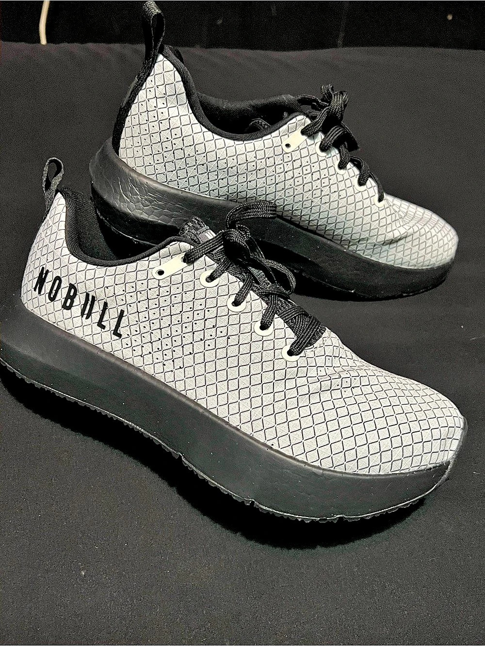 Nobull Trainer Geometric Athletic Sneakers White & Black Men’s 8.5 Like New